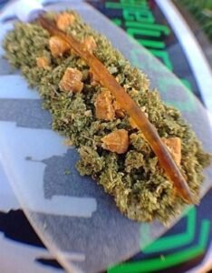 How to twax a joint
